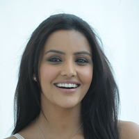 PRIYA ANAND CUTE PHOTOS AT 180 SUCCESS MEET | Picture 43531